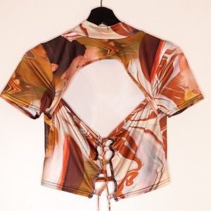 PrettyLittleThing Marble Print Slinky Crop Top - US8